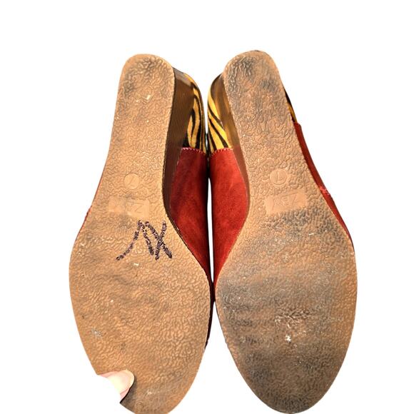 Julian Hakes 7 Burgandy Women's Chelsea Ankle Boots 3 In. High Heel Zebra Stripe - Picture 6 of 6